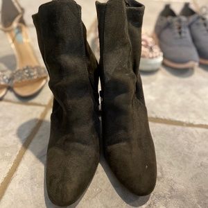 Aldo Green suede booties